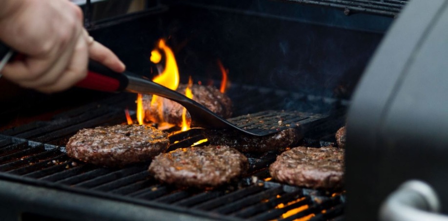 These 6 Basic Cleaning Mistakes Might Be Ruining Your Grill